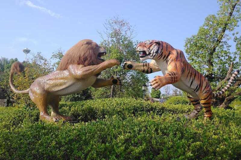 Animatronic animal model for zoo and scenic display