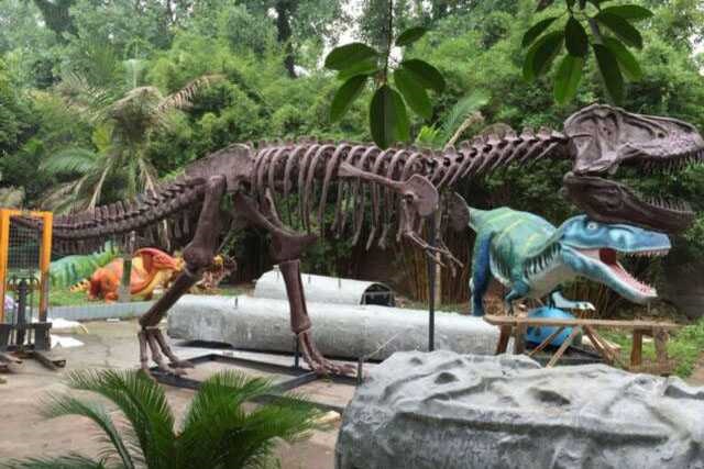 Dinosaur Skeleton / Fossil Model 04 by Alive Dinosaur for dinosaur skeletons / fossils projects detail view