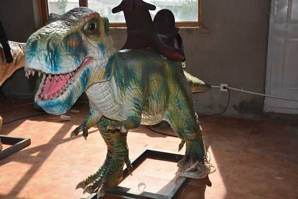 Ride-on Dinosaur Model 09 by Alive Dinosaur for ride-on dinosaurs projects